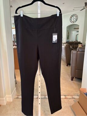 #204 Ava & Grace Black High-Rise Ponte Leggings